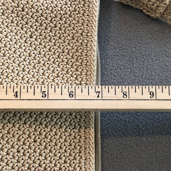 The SAK Beige Crocheted Crossbody Purse w Spring Flower faux Pearl - Picture 3 of 6